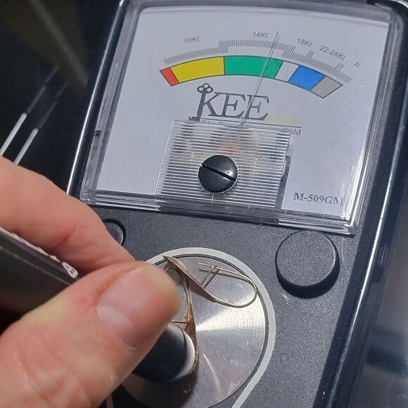 Genuine Vintage 14k Yellow Gold Textured Teardrop French Wire Earrings - Picture 7 of 8